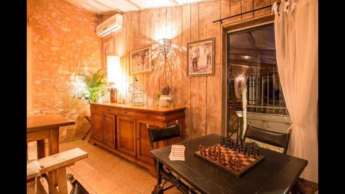 Chambres D'Hotes De La Verrerie Lioux 外观 照片